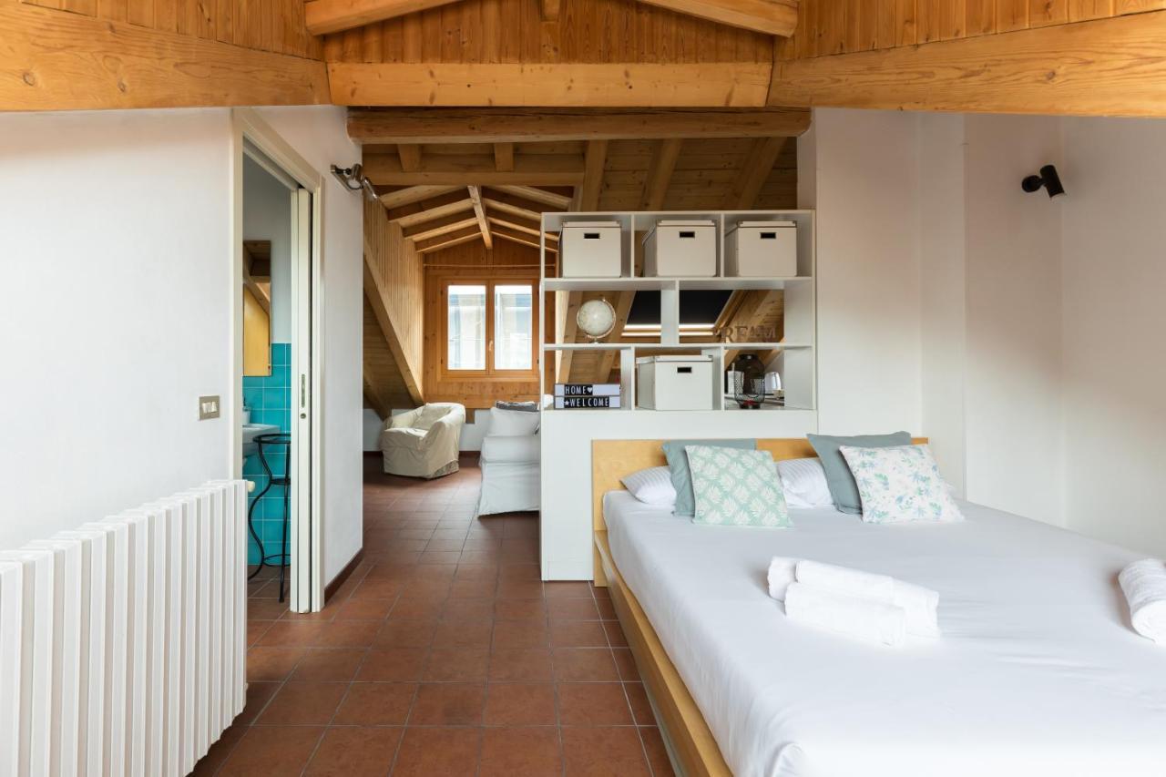 Milano Apartments Mortara Buitenkant foto