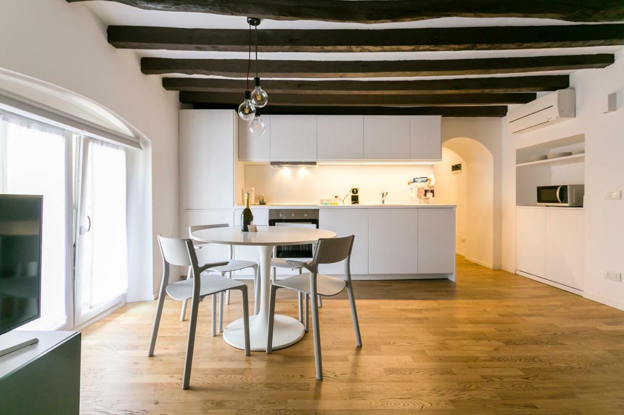 Milano Apartments Mortara Buitenkant foto