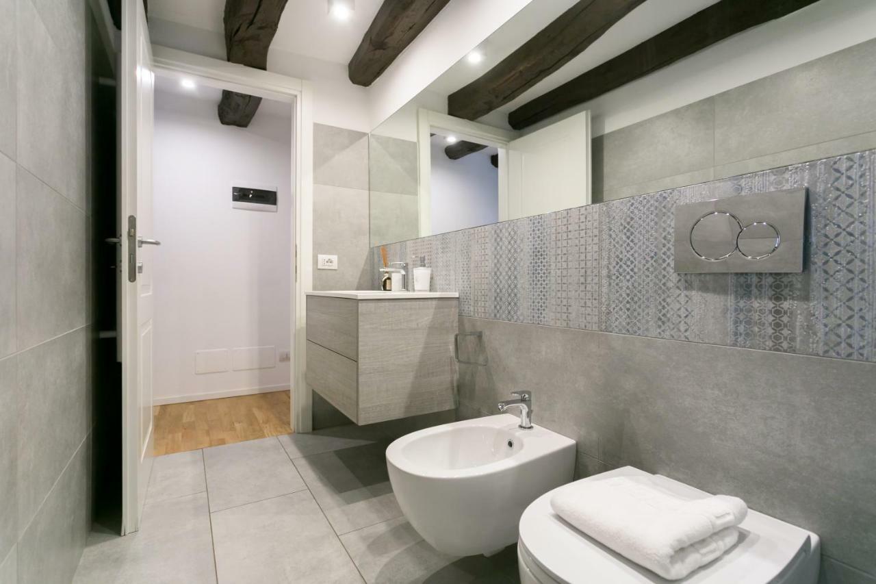 Milano Apartments Mortara Buitenkant foto
