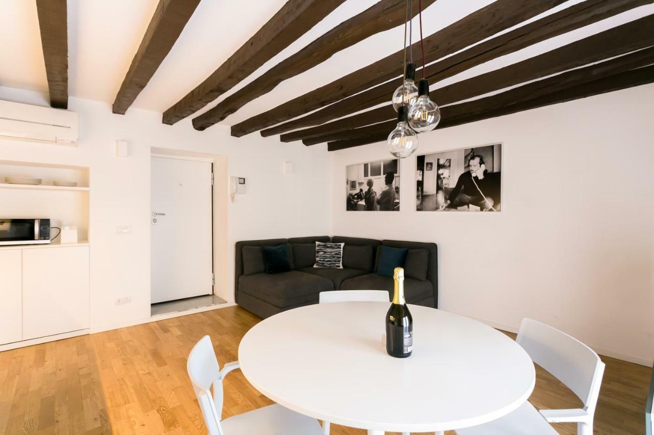 Milano Apartments Mortara Buitenkant foto